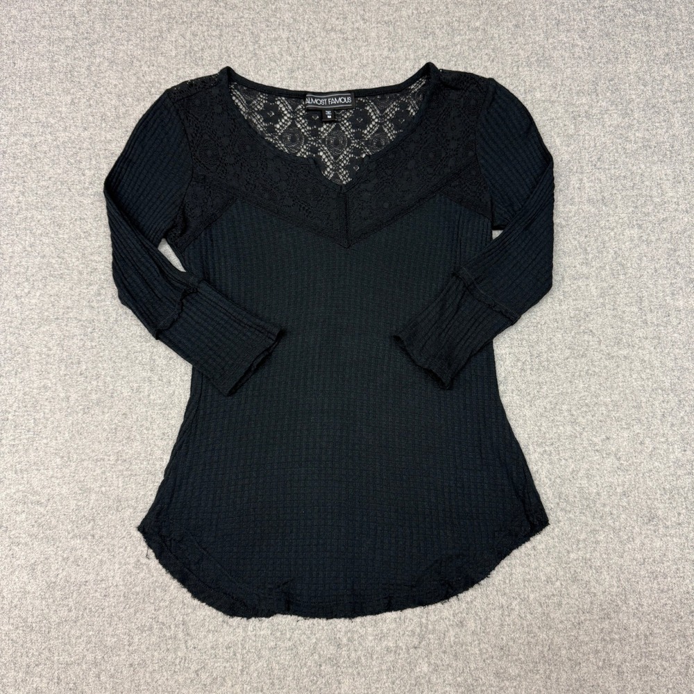 Almost Famous | Waffle Knit Lace Yoke Top | M | Black | 3/4 Sleeve Curved Hem